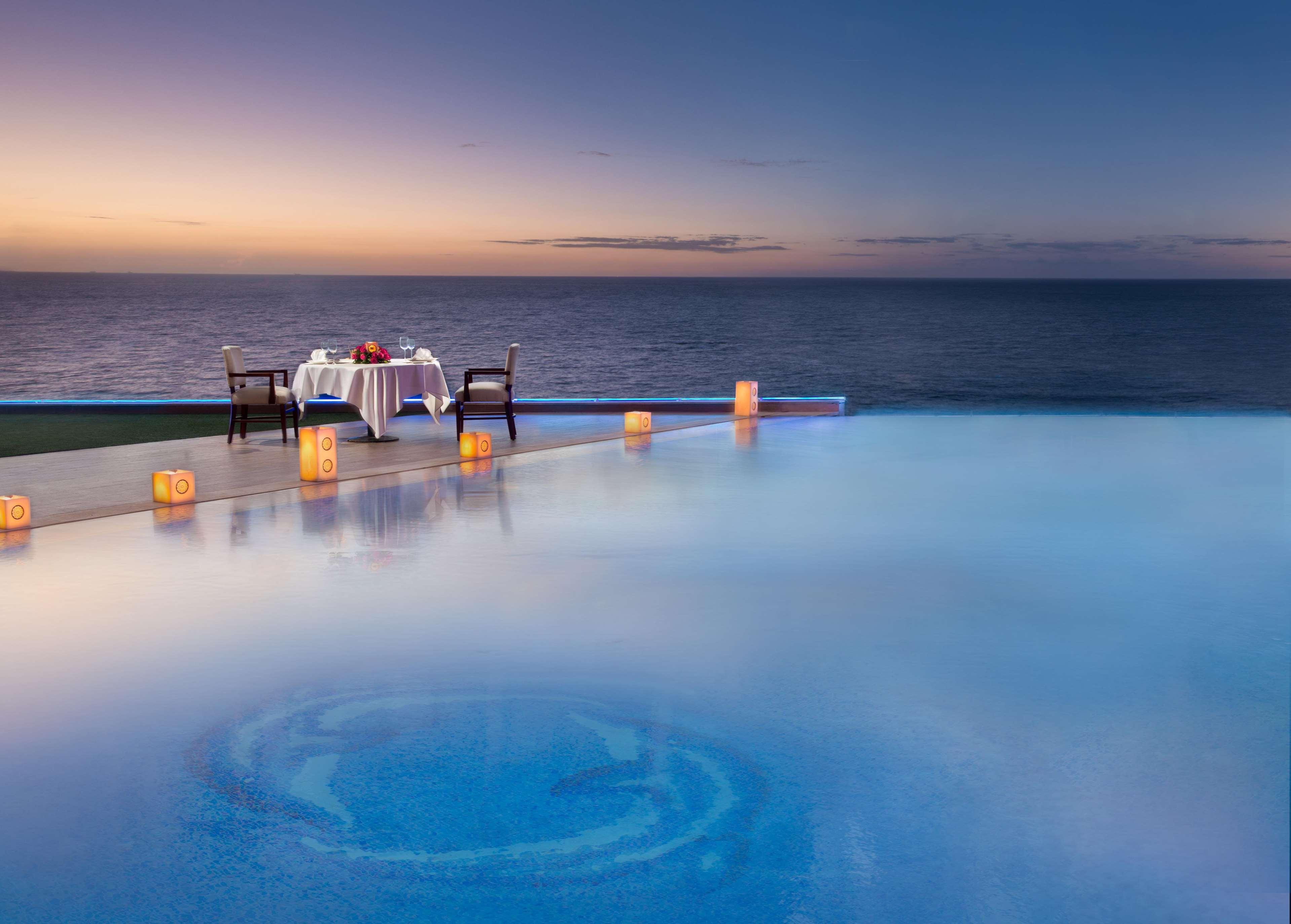 فندق هيلتون الإسكندرية كورنيش المظهر الخارجي الصورة Infinity pool at the Kempinski Hotel, Soma Bay, Red Sea, Egypt